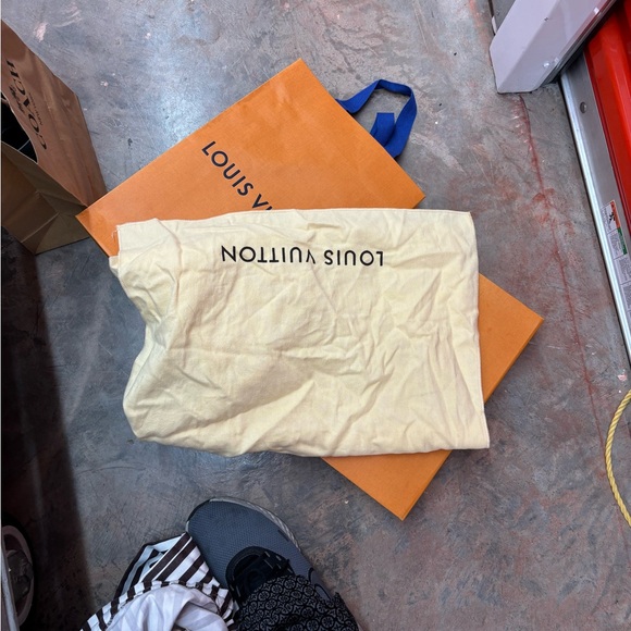 Louis Vuitton Blue Paris Notebook - Picture 4 of 14